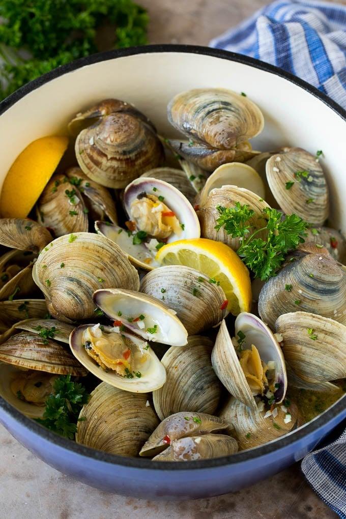 Steamed Clams in Garlic Butter
