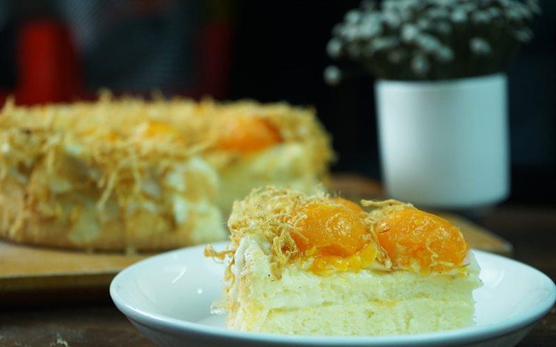 Banh-bong-lan-trung-muoi-Vietnamese-Salted-egg-sponge-cake-Recipe 1